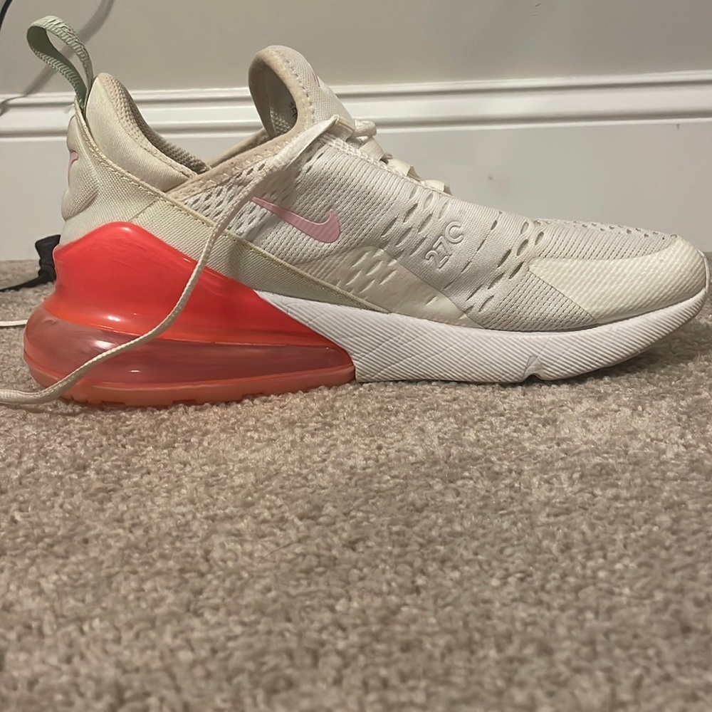 Nike air max 270’s in bright pink